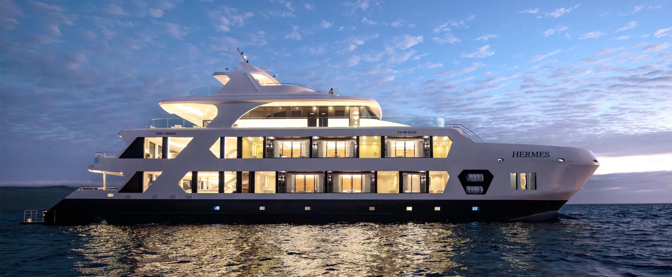 Hermes-Yacht-Anchored-at-night Hermes Yacht Anchored at night
