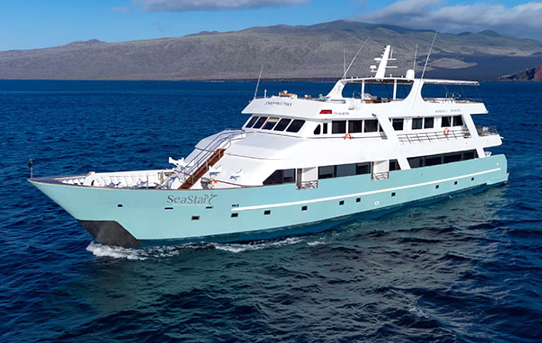 RG-Sea-Star-Yacht-on-the-sea Royal Galapagos Sea Star Yacht on the sea